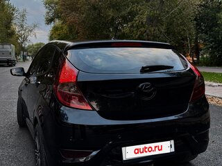 2013 Hyundai Solaris I, чёрный, 700000 рублей, вид 3