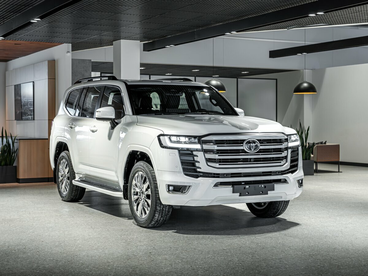 Открыть фотографии: Toyota Land Cruiser 300 Series