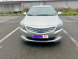 2016 Hyundai Solaris I Рестайлинг, серебристый, 1180000 рублей, вид 1