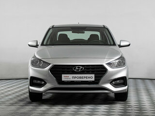 2018 Hyundai Solaris II, серебристый, 1039000 рублей, вид 2