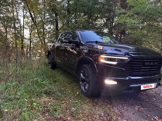 2018 Ram 1500 Crew Cab V, чёрный, 7000000 рублей, вид 5