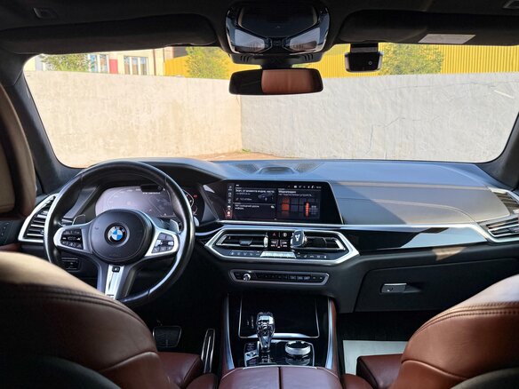2020 BMW X5 M50d IV (G05/G18), чёрный, 7500000 рублей - вид 31