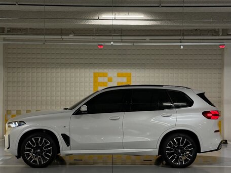 2025 BMW X5 40d IV (G05/G18) Рестайлинг, белый, 13510000 рублей, вид 4