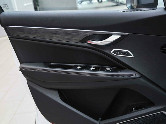 2023 Geely Tugella I Рестайлинг, белый, 2490000 рублей - вид 11
