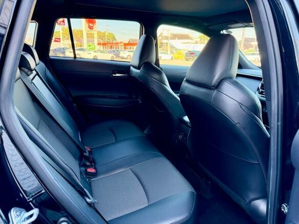 2023 Toyota Corolla Cross I, чёрный, 2170000 рублей - вид 19