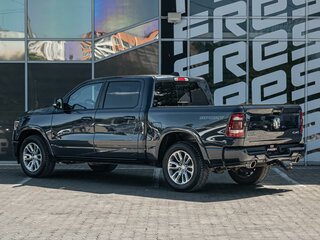 2021 Ram 1500 Crew Cab V, серый, 5200000 рублей, вид 2