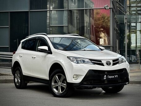 Toyota RAV4 IV (XA40)