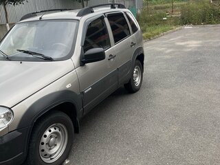 2012 Chevrolet Niva I Рестайлинг, серый, 550000 рублей, вид 4