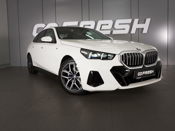 2024 BMW 5 серии 520i VIII (G60/G61/G68), белый, 7499000 рублей - вид 5