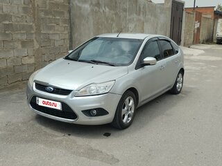 2011 Ford Focus II Рестайлинг, серебристый, 480000 рублей, вид 1