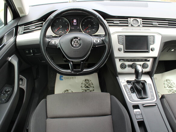 2017 Volkswagen Passat B8, синий, 1450000 рублей - вид 12