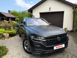 2022 Volkswagen Touareg III, чёрный, 6500000 рублей, вид 1