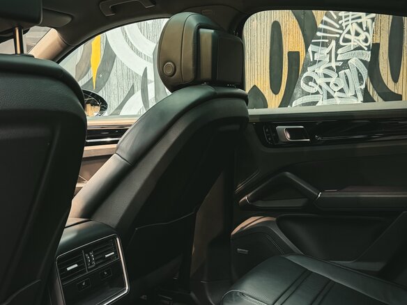 2019 Porsche Cayenne Coupé III, чёрный, 7900000 рублей - вид 9