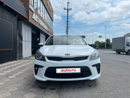 2017 Kia Rio IV, белый, 1300000 рублей, вид 2