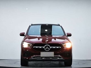 2022 Mercedes-Benz GLA 180 II (H247), пурпурный, 2050000 рублей, вид 2