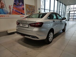 2026 Lada (ВАЗ) Vesta I Рестайлинг (NG), серебристый, 1601000 рублей, вид 4