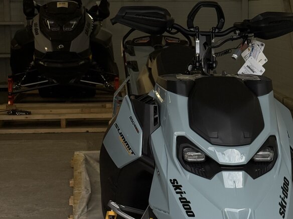 2026 BRP Ski-Doo Summit 850, голубой, 2960000 рублей - вид 2