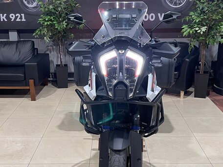 2023 KTM 1290 Super Adventure S, белый, 1590000 рублей, вид 3