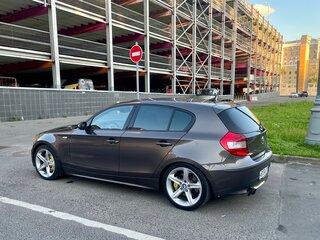 2007 BMW 1 серии 130i I (E81/E82/E87/E88), бежевый, 1600000 рублей, вид 5