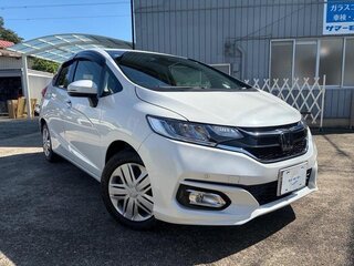 2019 Honda Fit III Рестайлинг, белый, 890217 рублей, вид 1