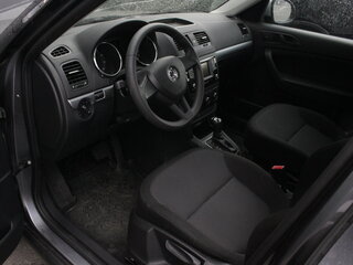 2017 Skoda Yeti I Рестайлинг, серый, 1739000 рублей, вид 5