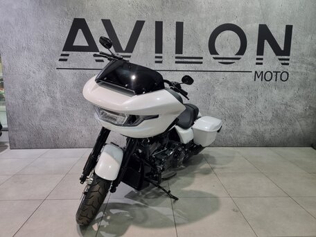 2025 Harley-Davidson Road Glide, белый, 3832500 рублей, вид 3