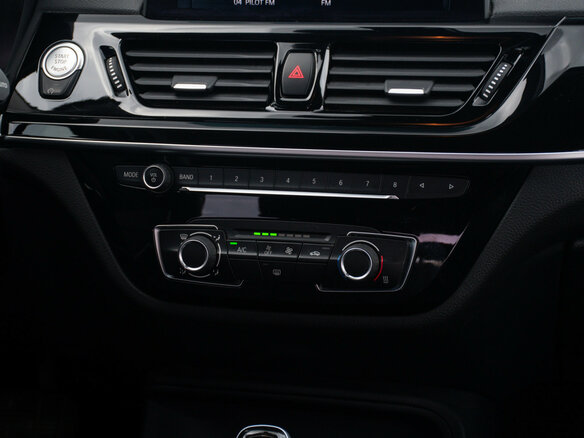 2020 BMW 1 серии 120i III (F52) Рестайлинг, голубой, 2499000 рублей - вид 13