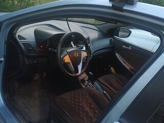 2011 Hyundai Solaris I, серый, 520000 рублей, вид 4