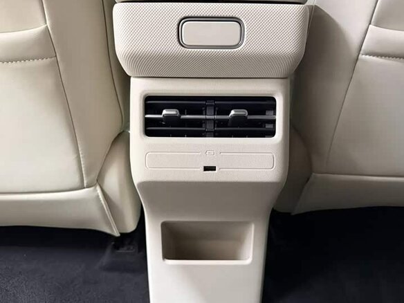 2026 Toyota bZ3X 58.3 kWh, белый, 3060000 рублей - вид 20