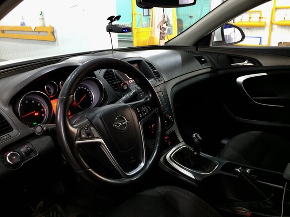 2010 Opel Insignia I, белый, 700000 рублей - вид 3