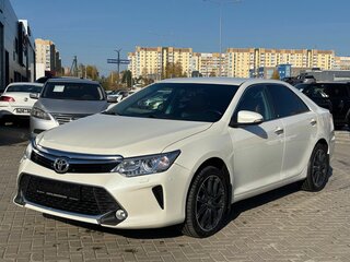 2017 Toyota Camry VII (XV50) Рестайлинг, белый, 2150000 рублей, вид 1