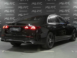 2026 Mercedes-Benz E-Класс 300 VI (W214, S214), чёрный, 10082500 рублей, вид 4