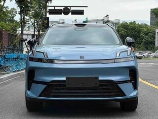 2026 Lynk & Co 08 EM-P 38.2 kWh I Рестайлинг, голубой, 6400777 рублей, вид 2