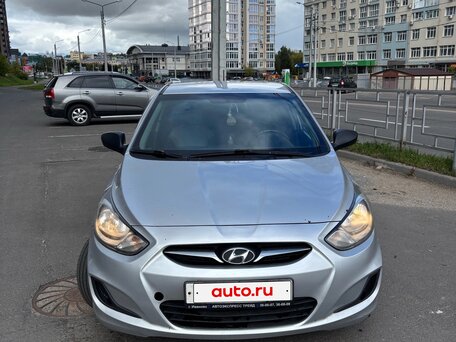 2013 Hyundai Solaris I, серебристый, 440000 рублей, вид 4