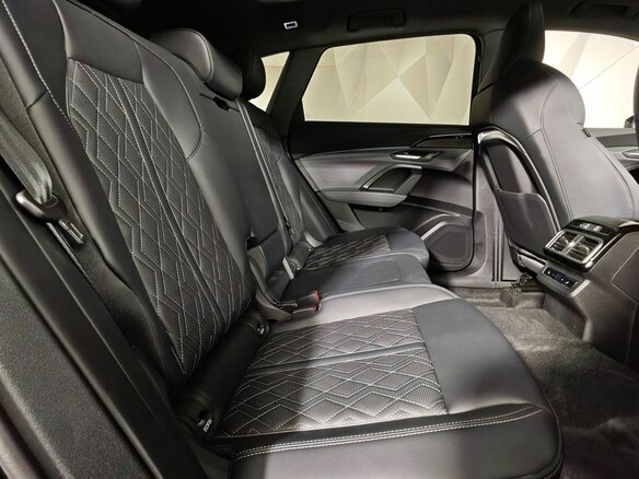 2026 Audi Q5 L III (GU), серый, 7150000 рублей - вид 15