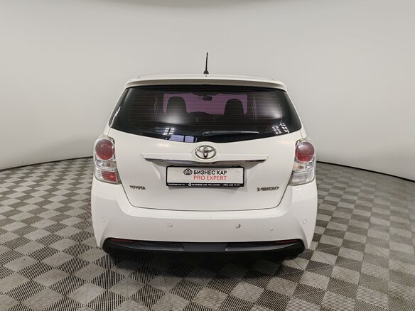 2013 Toyota Verso I Рестайлинг, белый, 1175000 рублей - вид 5