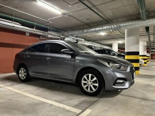2018 Hyundai Solaris II, серый, 1500000 рублей, вид 4
