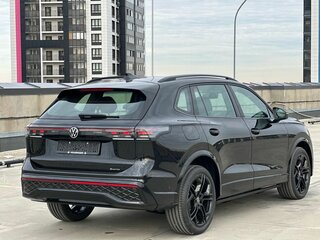 2026 Volkswagen Tiguan L Pro III (China Market), чёрный, 4950000 рублей, вид 5