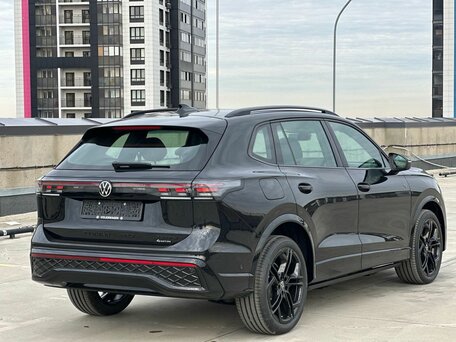 2026 Volkswagen Tiguan L Pro III (China Market), чёрный, 4950000 рублей, вид 5