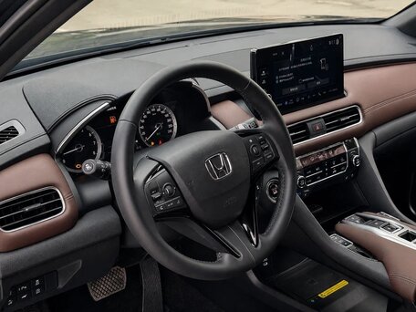 2025 Honda UR-V I Рестайлинг 2, чёрный, 5320000 рублей, вид 4