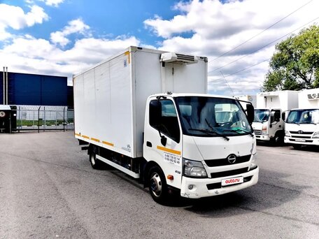 2018 Hino Series 300 (Dutro), белый, 1990000 рублей, вид 2