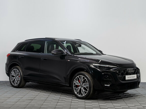 2026 Audi Q5 L III (GU), чёрный, 6490000 рублей - вид 2