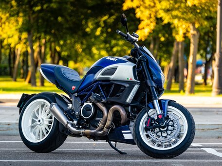 2013 Ducati Diavel, синий, 999000 рублей, вид 1