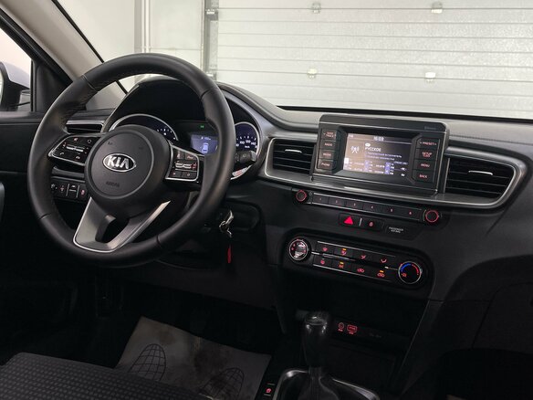 2019 Kia Ceed III, белый - вид 10