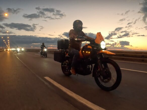 2024 Royal Enfield Himalayan, оранжевый, 460000 рублей