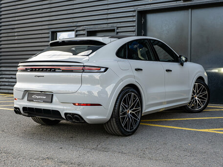 2026 Porsche Cayenne Coupé III Рестайлинг, серый, 19990000 рублей, вид 5