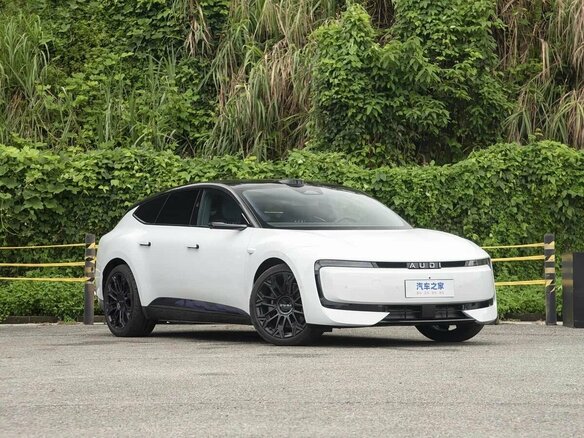2026 Audi E5 83 kWh, белый, 7620000 рублей - вид 1