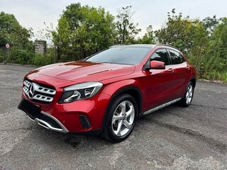 2019 Mercedes-Benz GLA 200 I (X156) Рестайлинг, красный, 1890000 рублей, вид 3