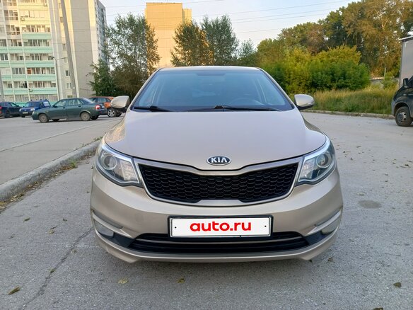2015 Kia Rio III Рестайлинг, бежевый, 770000 рублей - вид 1