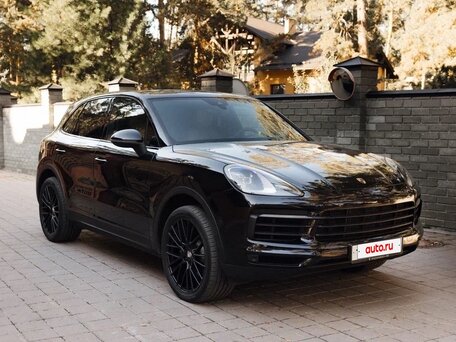 2018 Porsche Cayenne III, чёрный, 5580000 рублей, вид 2